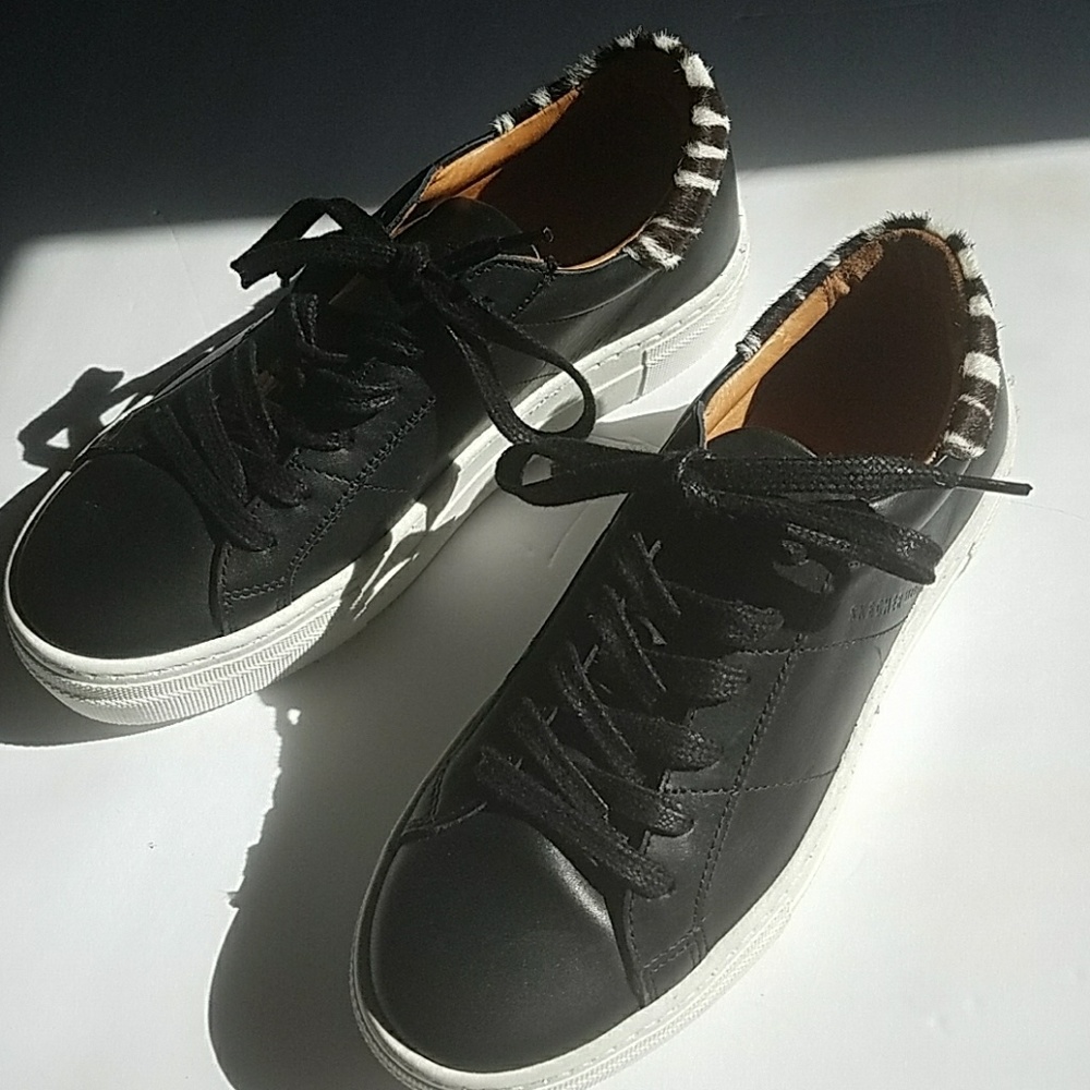 Skechers sneakers
